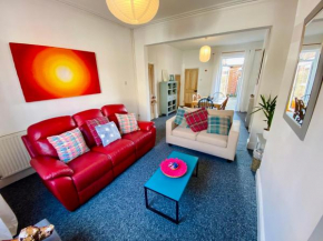 Spacious Victorian family Town House, sleeps 7, near York Centre